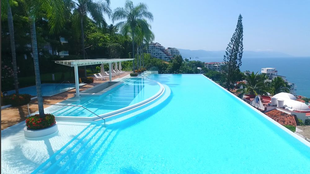 Rooftop pool by day