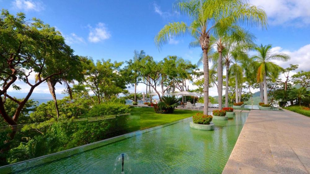 Pool entrance and lounge area