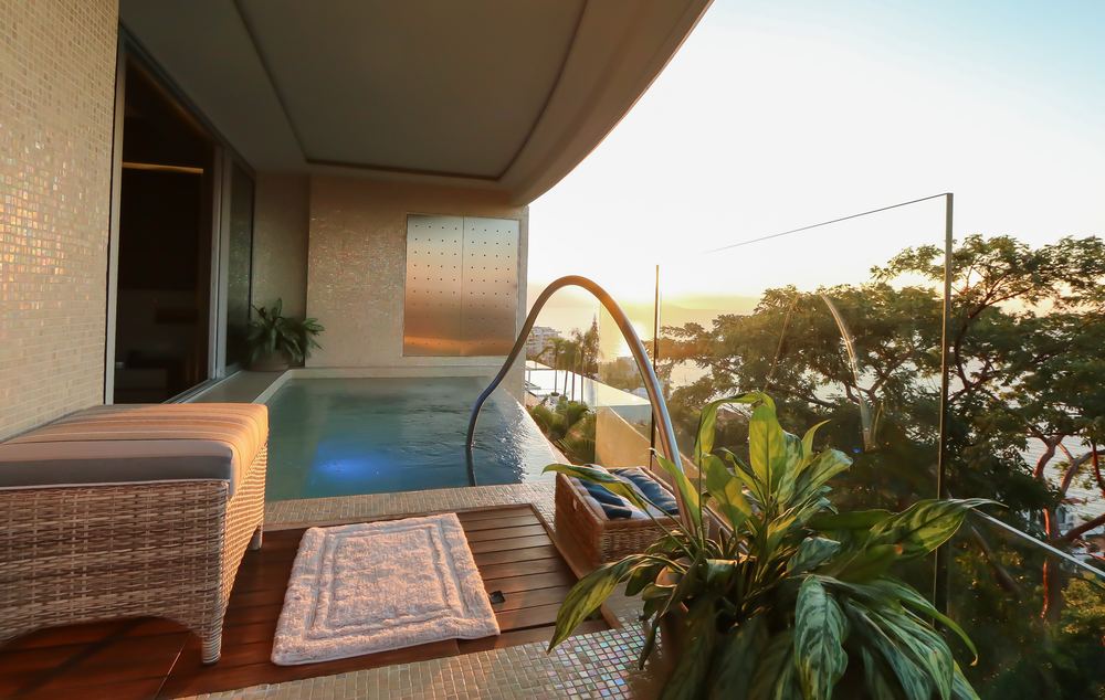 Balcony seating area
