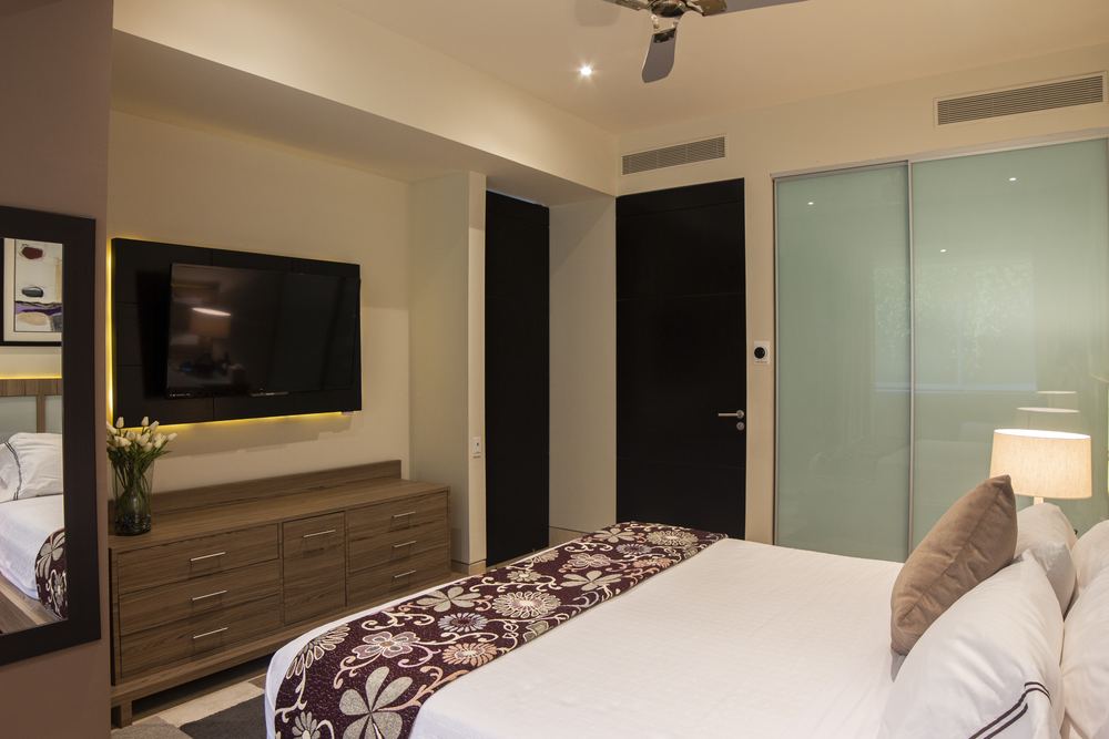 Guest bedroom, alternate view